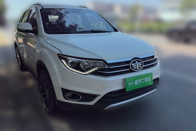 Used FAW Senya R7 2016 1.6L Manual Smart Version Front Right 45 Deg