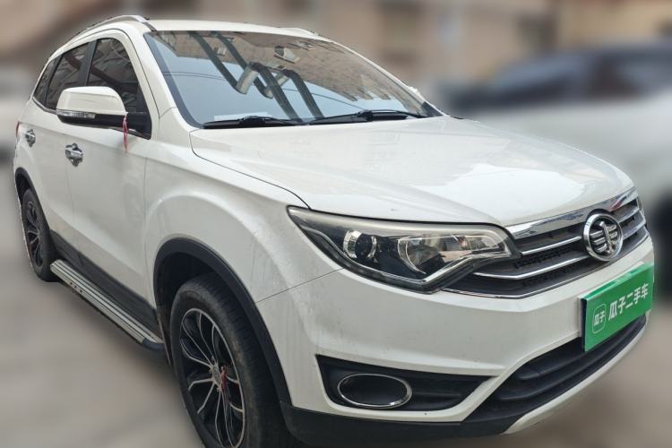 Used FAW Senya R7 2016 1.6L Manual Luxury Model Front Right 45 Deg