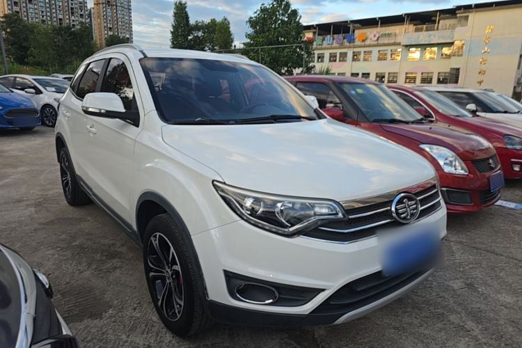 Used FAW Senya R7 2016 1.6L Automatic Luxury Model Front Right 45 Deg