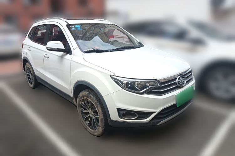 Used FAW Senya R7 2016 1.6L Manual Smart Version Front Right 45 Deg