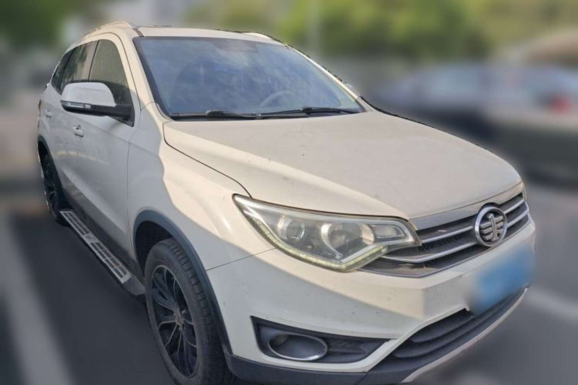 Used FAW Senya R7 2016 1.6L Manual Luxury Model Front Right 45 Deg