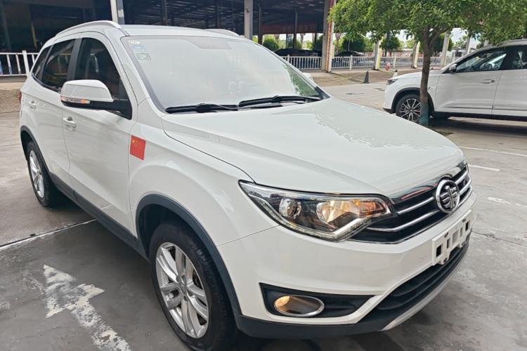Used FAW Senya R7 2016 1.6L Manual Comfort Model Front Right 45 Deg