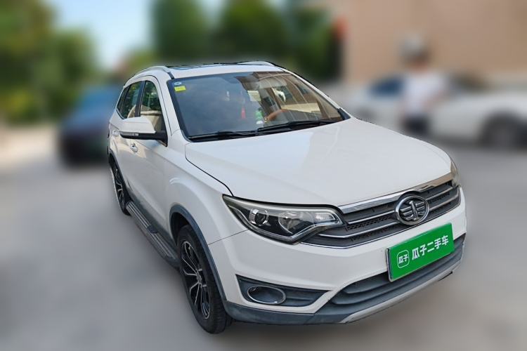 Used FAW Senya R7 2016 1.6L Manual Smart Version Front Right 45 Deg