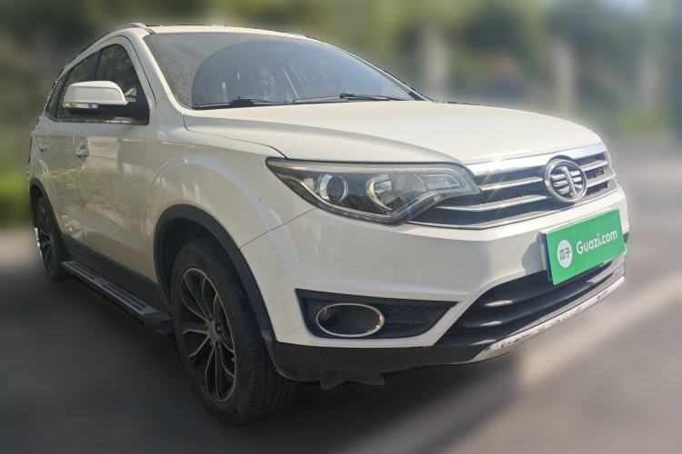 Used FAW Senya R7 2016 1.6L Manual Luxury Model Front Right 45 Deg