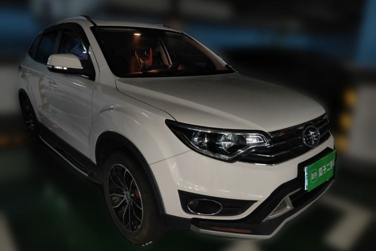 Used FAW Senya R7 2016 1.6L Manual Smart Version Front Right 45 Deg