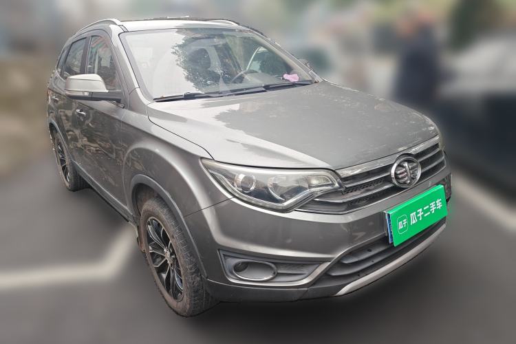Used FAW Senya R7 2016 1.6L Manual Luxury Model Front Right 45 Deg