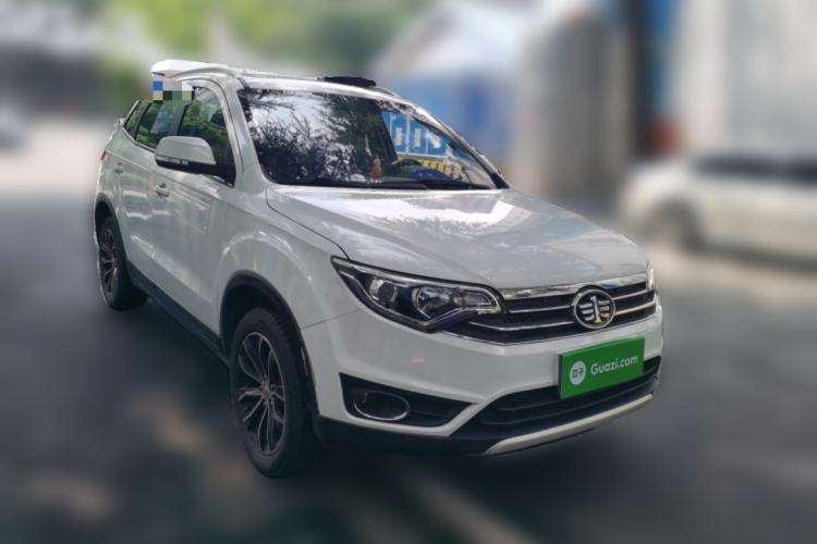 Used FAW Senya R7 2016 1.6L Manual Smart Version Front Right 45 Deg