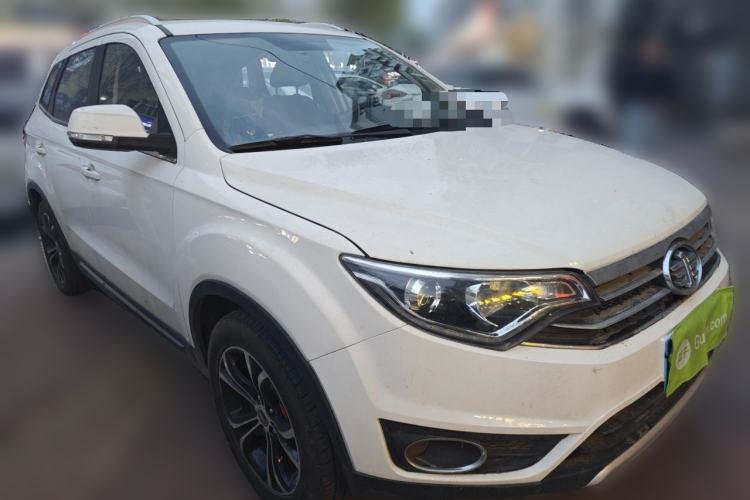 Used FAW Senya R7 2016 1.6L Automatic Luxury Model Front Right 45 Deg
