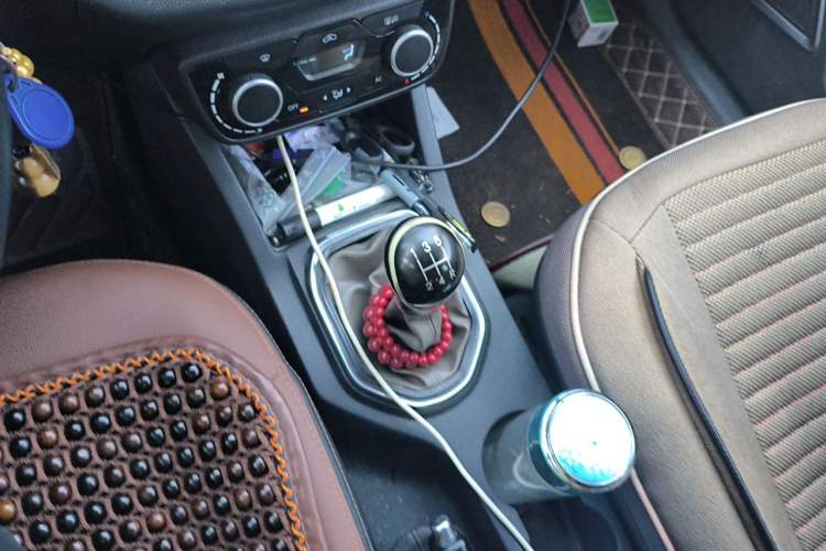 Used FAW Senya R7 2016 1.6L Manual Luxury Model Gear Lever