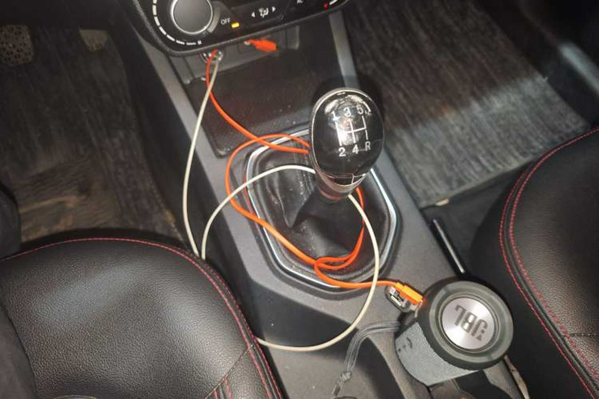 Used FAW Senya R7 2016 1.6L Manual Luxury Model Gear Lever