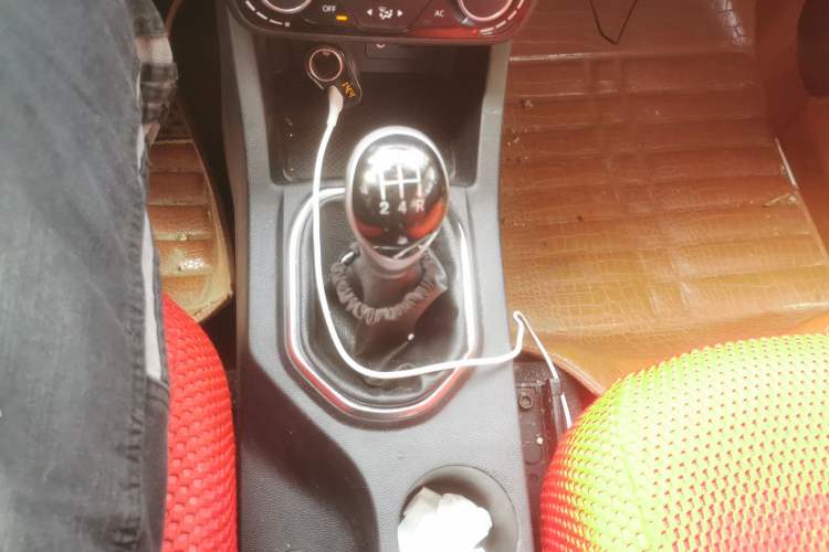 Used FAW Senya R7 2016 1.6L Manual Luxury Model Gear Lever