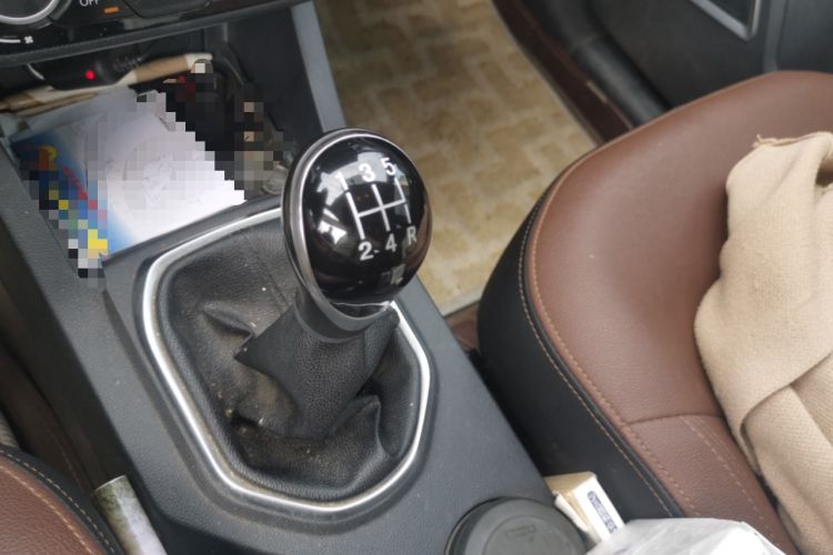 Used FAW Senya R7 2016 1.6L Manual Luxury Model Gear Lever