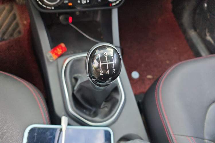 Used FAW Senya R7 2016 1.6L Manual Luxury Model Gear Lever