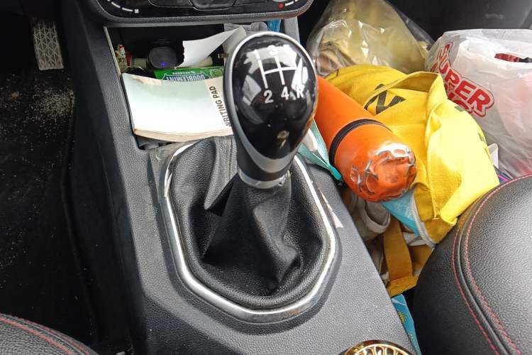 Used FAW Senya R7 2016 1.6L Manual Luxury Model Gear Lever