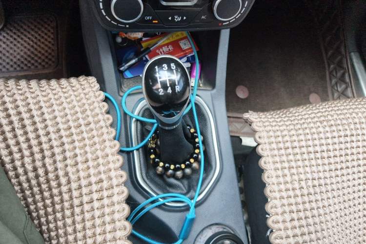Used FAW Senya R7 2016 1.6L Manual Luxury Model Gear Lever