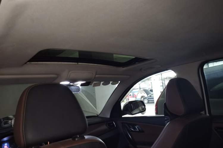 Used FAW Senya R7 2016 1.6L Manual Smart Version Headliner