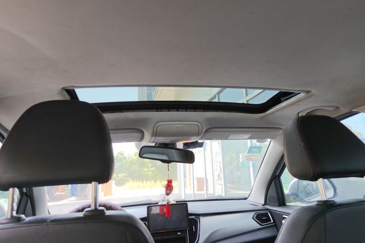 Used FAW Senya R7 2016 1.6L Manual Luxury Version Headliner