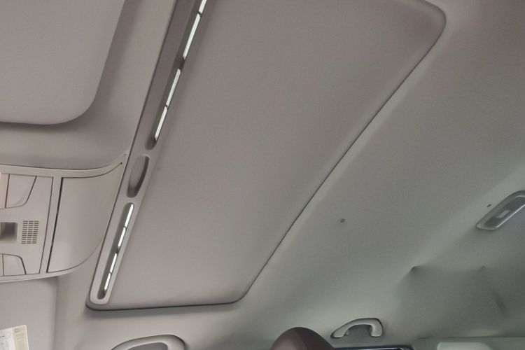 Used FAW Senya R7 2016 1.6L Automatic Prestige Model Headliner