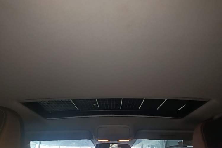 Used FAW Senya R7 2016 1.6L Automatic Smart Version Headliner