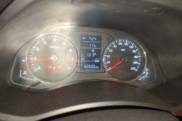 Used FAW Senya R7 2016 1.6L Automatic Luxury Model Instrument Cluster
