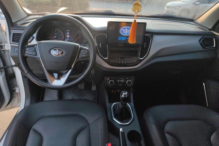 Used FAW Senya R7 2016 1.6L Manual Smart Version Interior 2