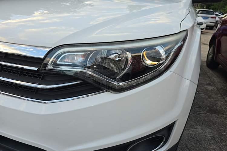 Used FAW Senya R7 2016 1.6L Automatic Luxury Model Left Front Headlight