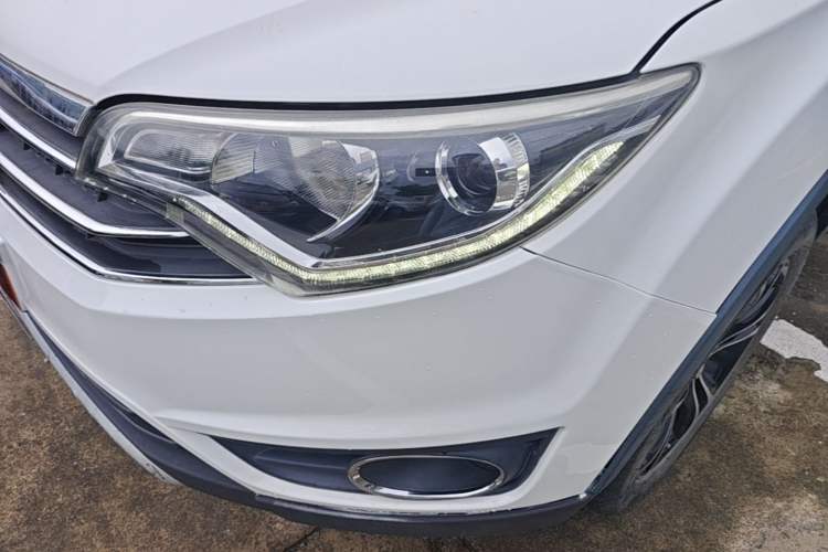 Used FAW Senya R7 2016 1.6L Automatic Prestige Model Left Front Headlight