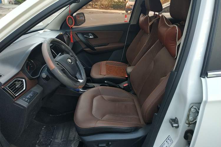 Used FAW Senya R7 2016 1.6L Automatic Prestige Model Left Front Seat