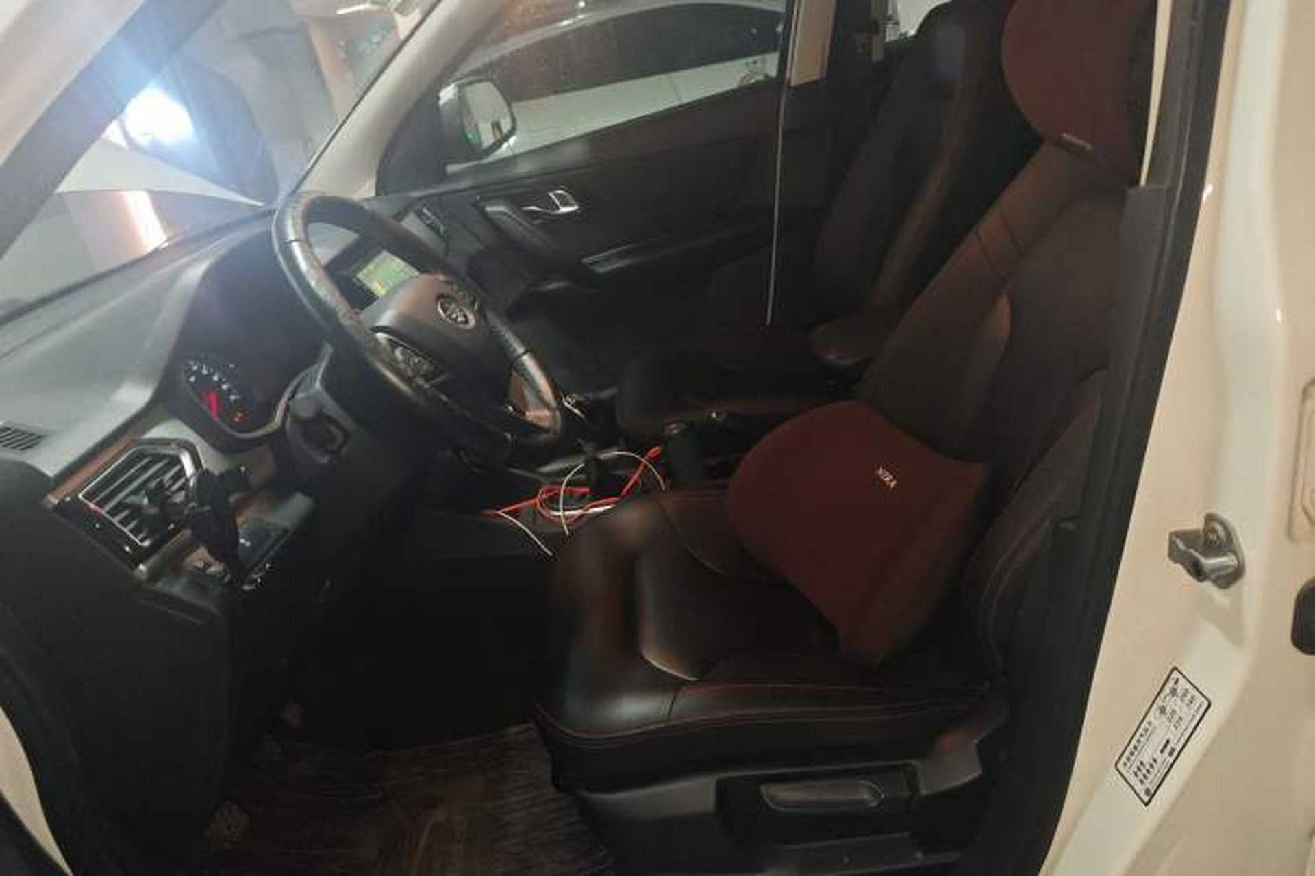 Used FAW Senya R7 2016 1.6L Manual Luxury Model Left Front Seat