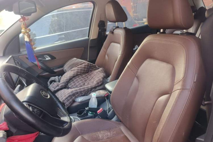 Used FAW Senya R7 2016 1.6L Manual Luxury Version Left Front Seat