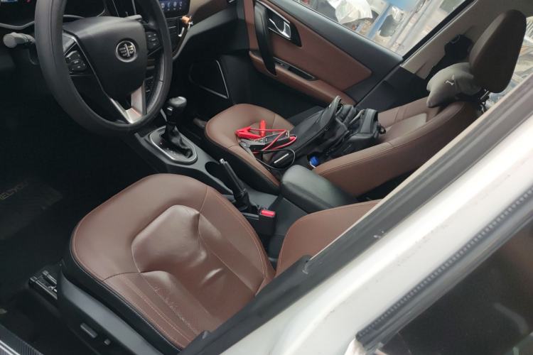 Used FAW Senya R7 2016 1.6L Automatic Prestige Model Left Front Seat