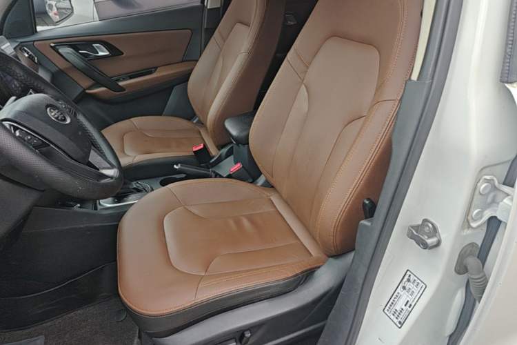 Used FAW Senya R7 2016 1.6L Automatic Prestige Model Left Front Seat