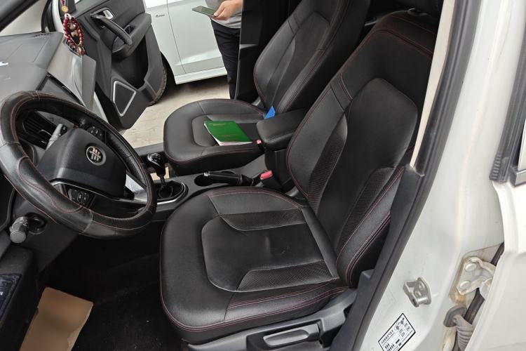 Used FAW Senya R7 2016 1.6L Manual Luxury Model Left Front Seat