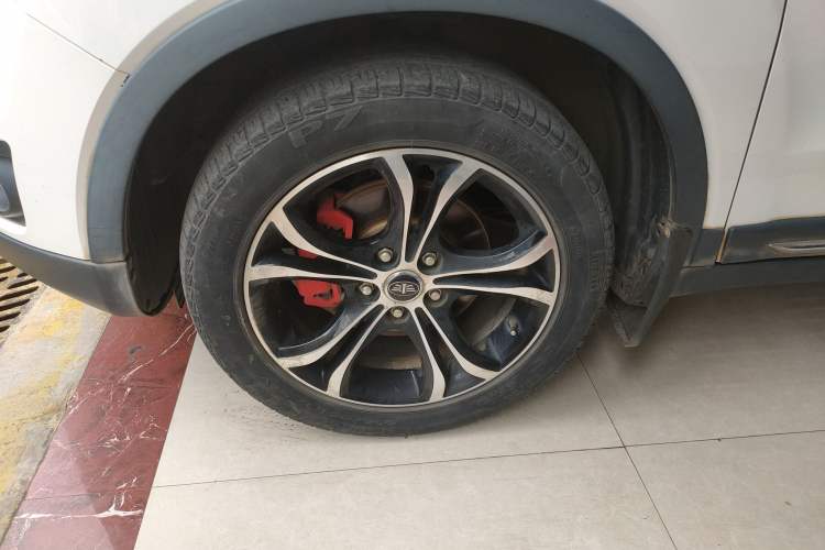 Used FAW Senya R7 2016 1.6L Automatic Smart Version Left Front Wheel Hub