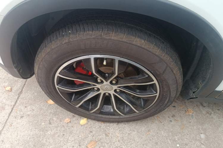 Used FAW Senya R7 2016 1.6L Manual Luxury Model Left Front Wheel Hub