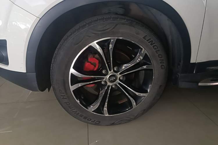 Used FAW Senya R7 2016 1.6L Automatic Smart Version Left Front Wheel Hub
