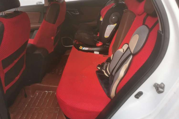 Used FAW Senya R7 2016 1.6L Manual Luxury Model Left Rear Seat