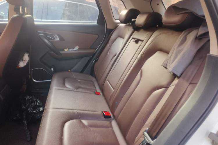 Used FAW Senya R7 2016 1.6L Manual Luxury Version Left Rear Seat