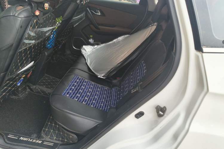 Used FAW Senya R7 2016 1.6L Manual Smart Version Left Rear Seat