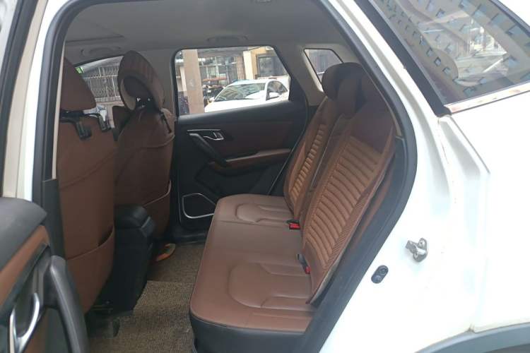 Used FAW Senya R7 2016 1.6L Manual Smart Version Left Rear Seat