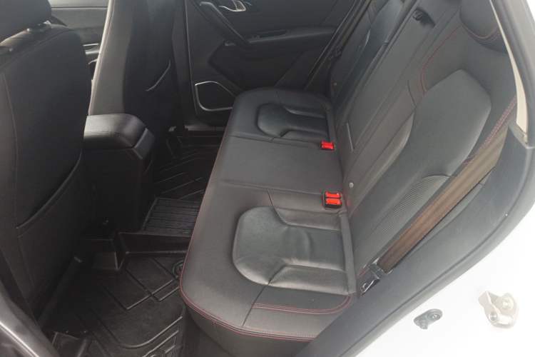 Used FAW Senya R7 2016 1.6L Manual Luxury Model Left Rear Seat
