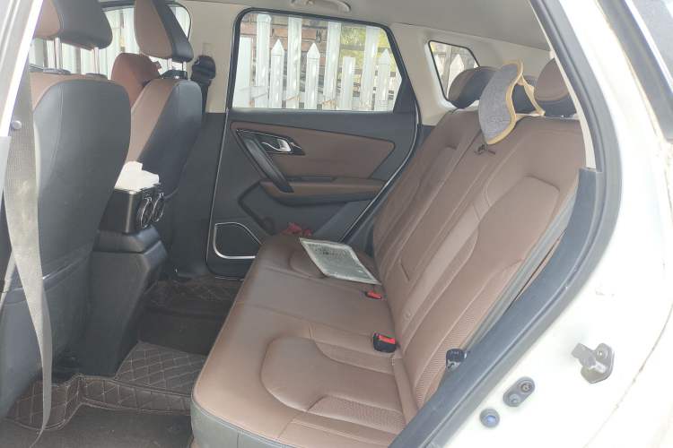 Used FAW Senya R7 2016 1.6L Manual Luxury Version Left Rear Seat
