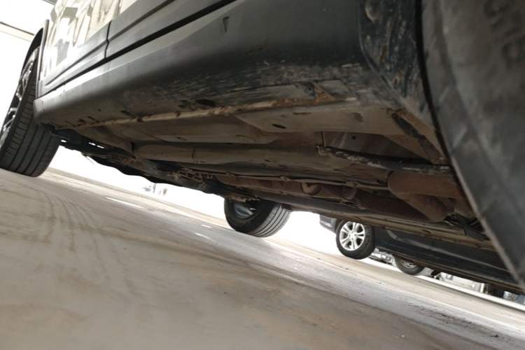 Used FAW Senya R7 2016 1.6L Manual Luxury Model Left Side Sill