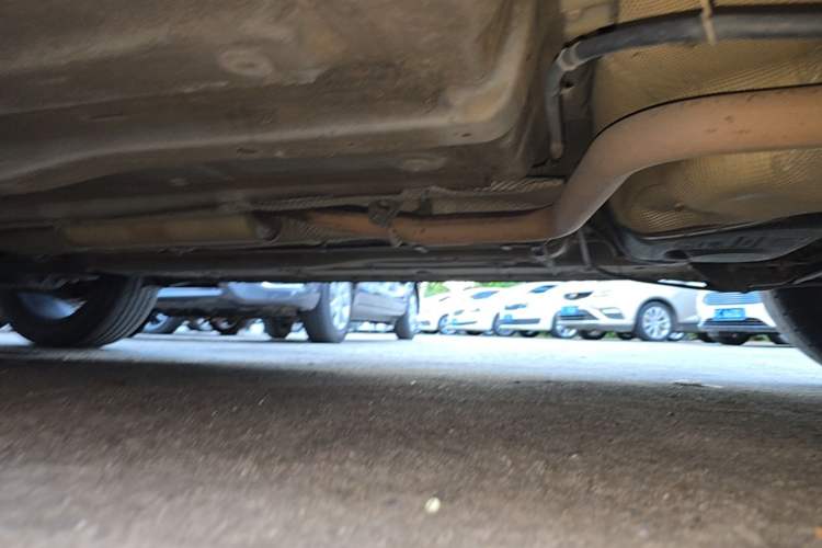 Used FAW Senya R7 2016 1.6L Automatic Luxury Model Left Side Sill