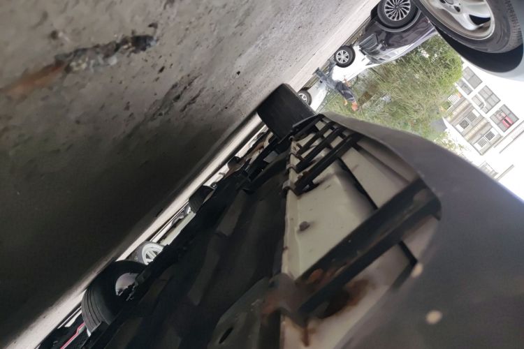 Used FAW Senya R7 2016 1.6L Automatic Prestige Model Left Side Sill