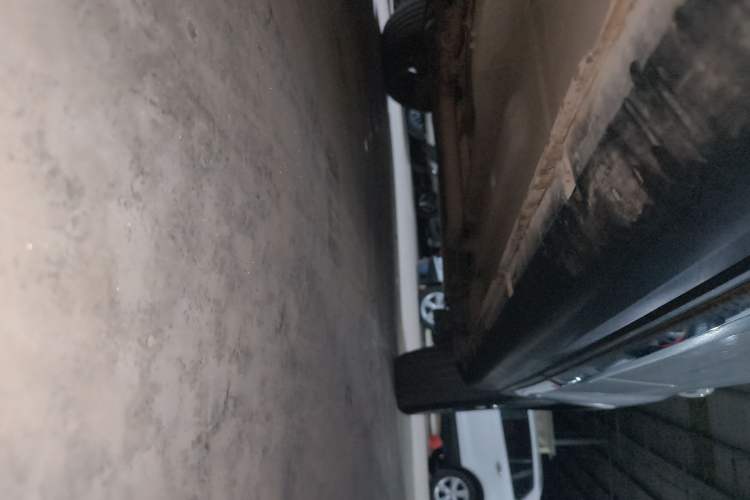 Used FAW Senya R7 2016 1.6L Automatic Prestige Model Left Side Sill