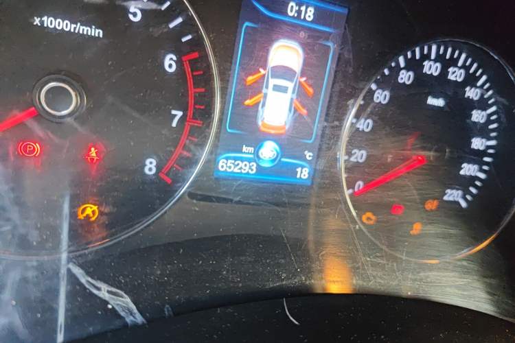Used FAW Senya R7 2016 1.6L Manual Smart Version Odometer Close Up