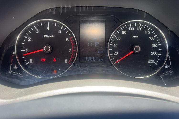 Used FAW Senya R7 2016 1.6L Automatic Luxury Model Odometer Close Up