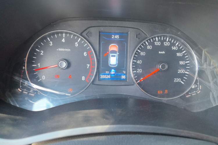 Used FAW Senya R7 2016 1.6L Manual Smart Version Odometer Close Up