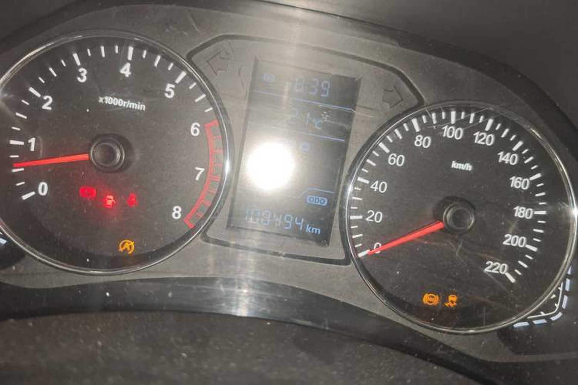 Used FAW Senya R7 2016 1.6L Manual Luxury Model Odometer Close Up